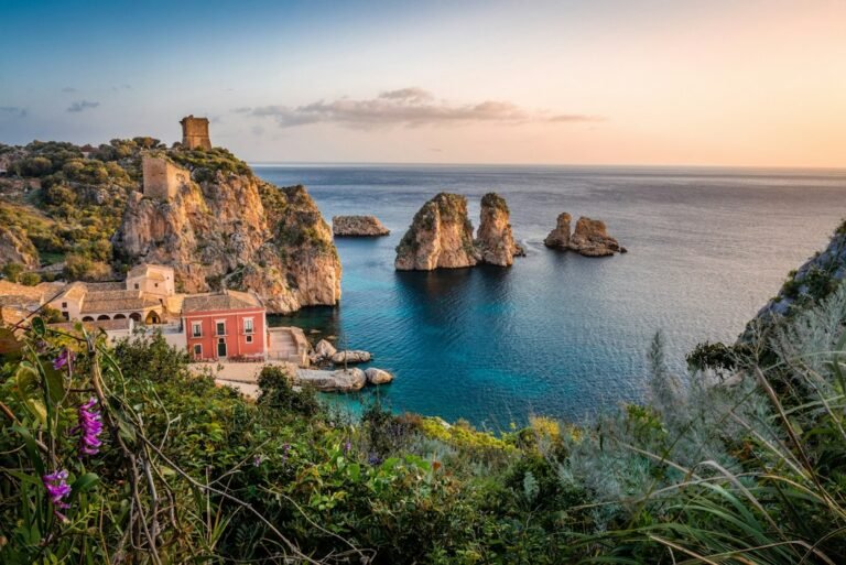 Que Faire à Capri en Avril : Guide des Tours en Bateau & de la Vie sur l'Île